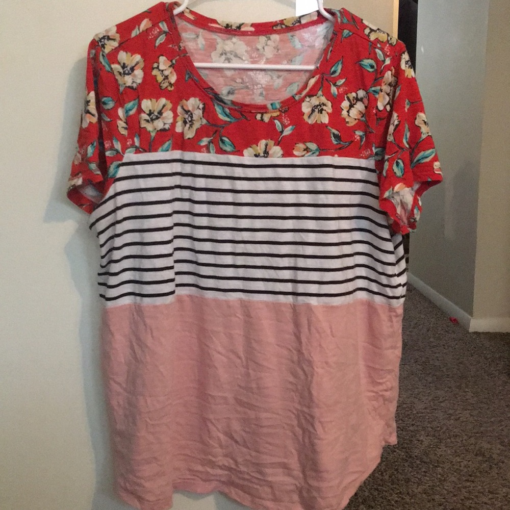 Maurices 24/7 floral tee